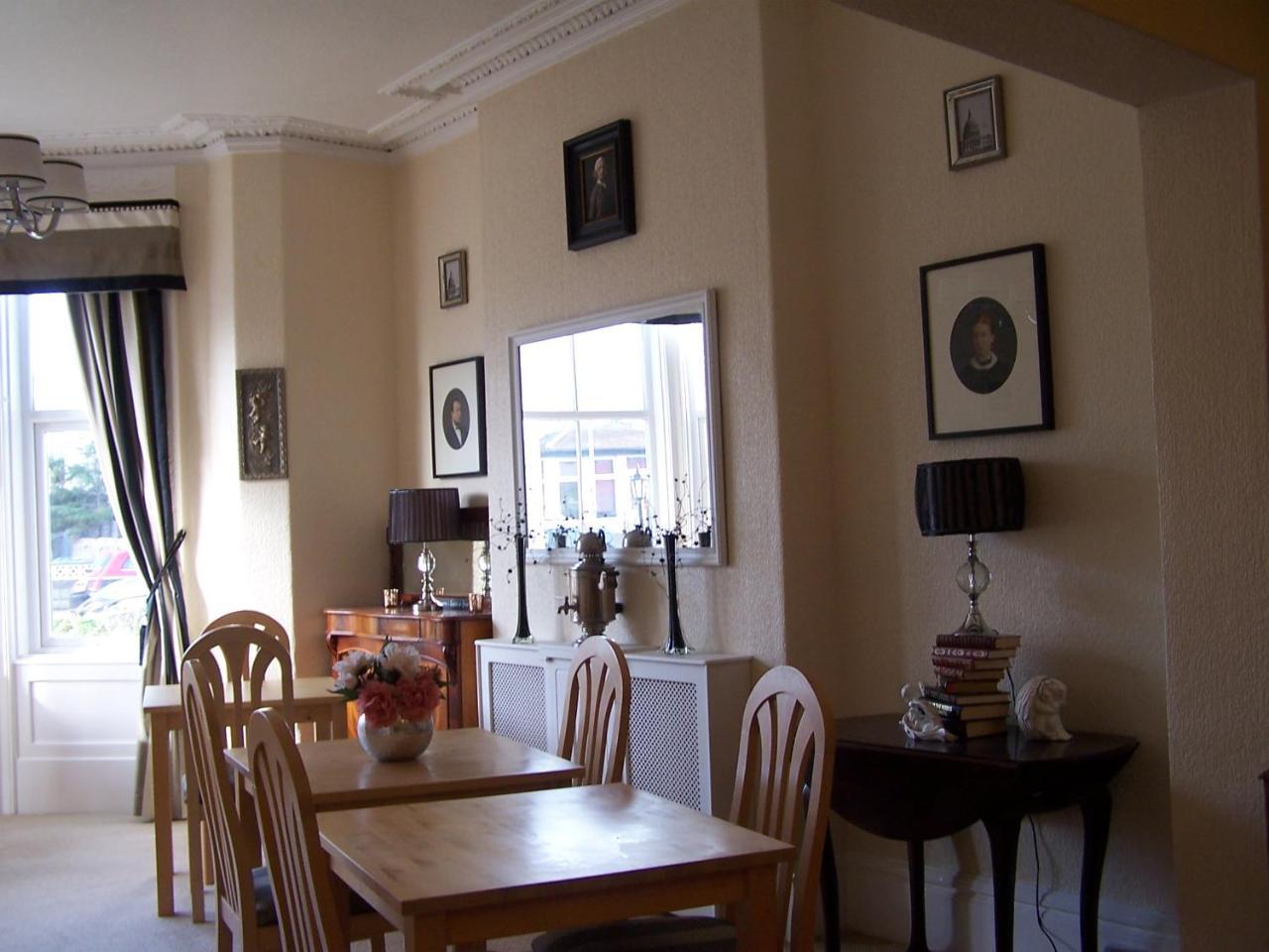 The Carmen Guesthouse (Adults Only) ランディドノー エクステリア 写真